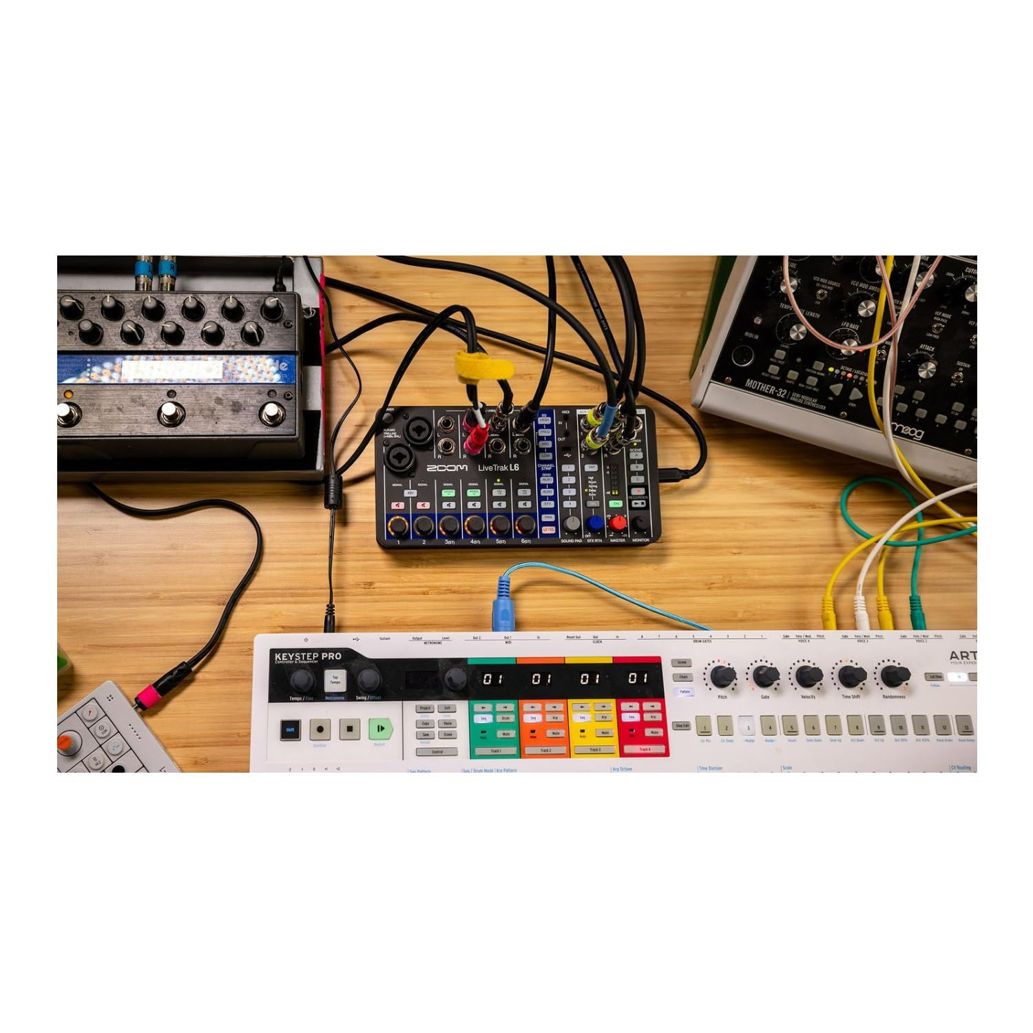 Amazon.com: Zoom LiveTrak L6 Mixer/Recorder for Synth Players